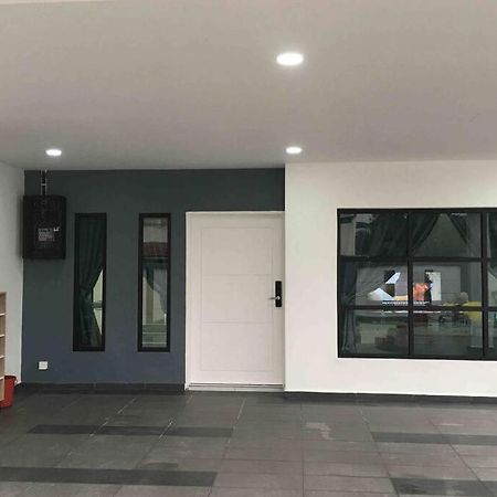 22Pax :Taman Pelangi Party House Nearby Midvelly Βίλα Τζόχορ Μπάχρου Εξωτερικό φωτογραφία