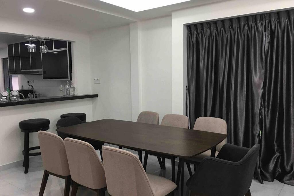 22Pax :Taman Pelangi Party House Nearby Midvelly Βίλα Τζόχορ Μπάχρου Εξωτερικό φωτογραφία