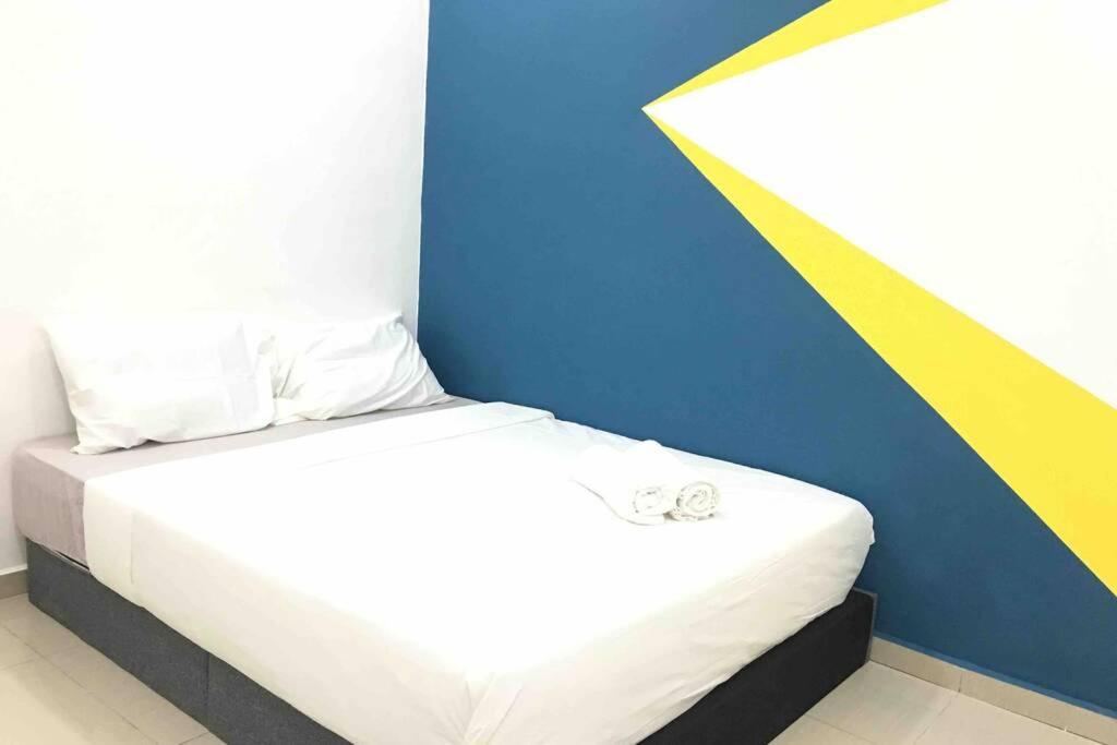 22Pax :Taman Pelangi Party House Nearby Midvelly Βίλα Τζόχορ Μπάχρου Εξωτερικό φωτογραφία