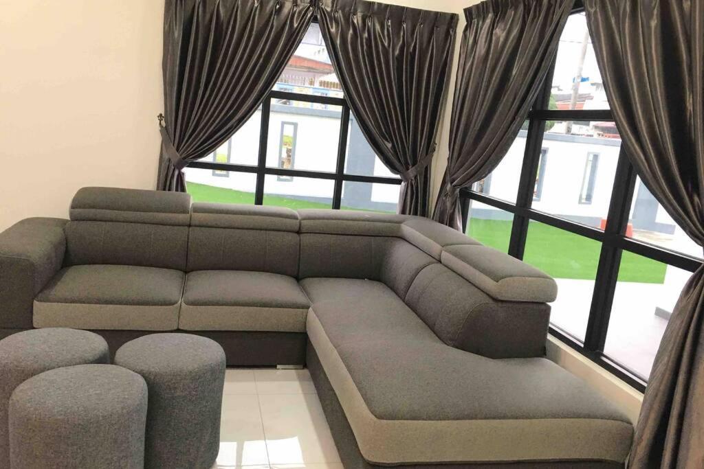 22Pax :Taman Pelangi Party House Nearby Midvelly Βίλα Τζόχορ Μπάχρου Εξωτερικό φωτογραφία